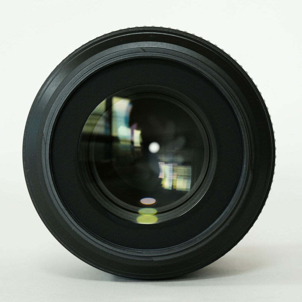 Nikon AF-S VR Micro-Nikkor 105mm f/2.8G IF-ED Nikon AF-S VR Micro-Nikkor 105mm f/2.8G IF-ED