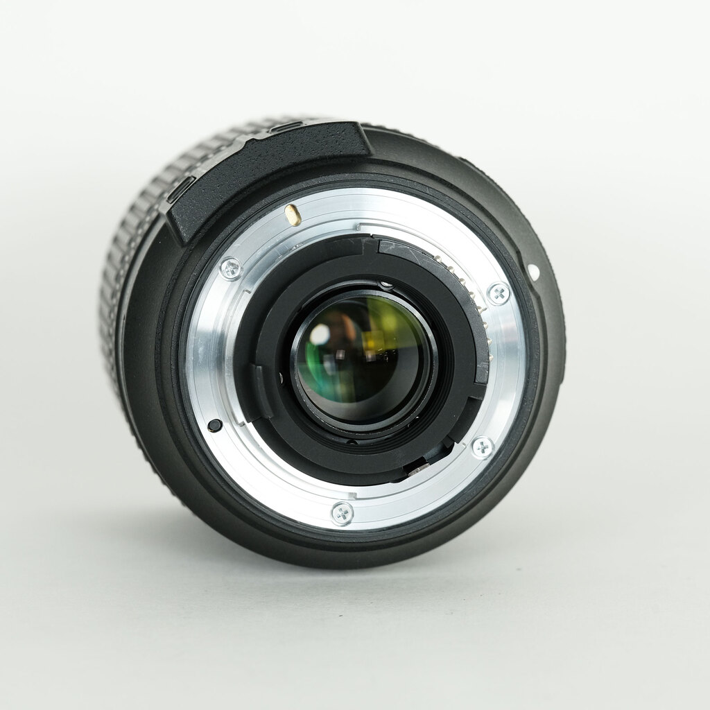 Nikon AF-S DX NIKKOR 18-140mm F3.5-5.6G ED VR Nikon AF-S DX NIKKOR 18-140mm F3.5-5.6G ED VR