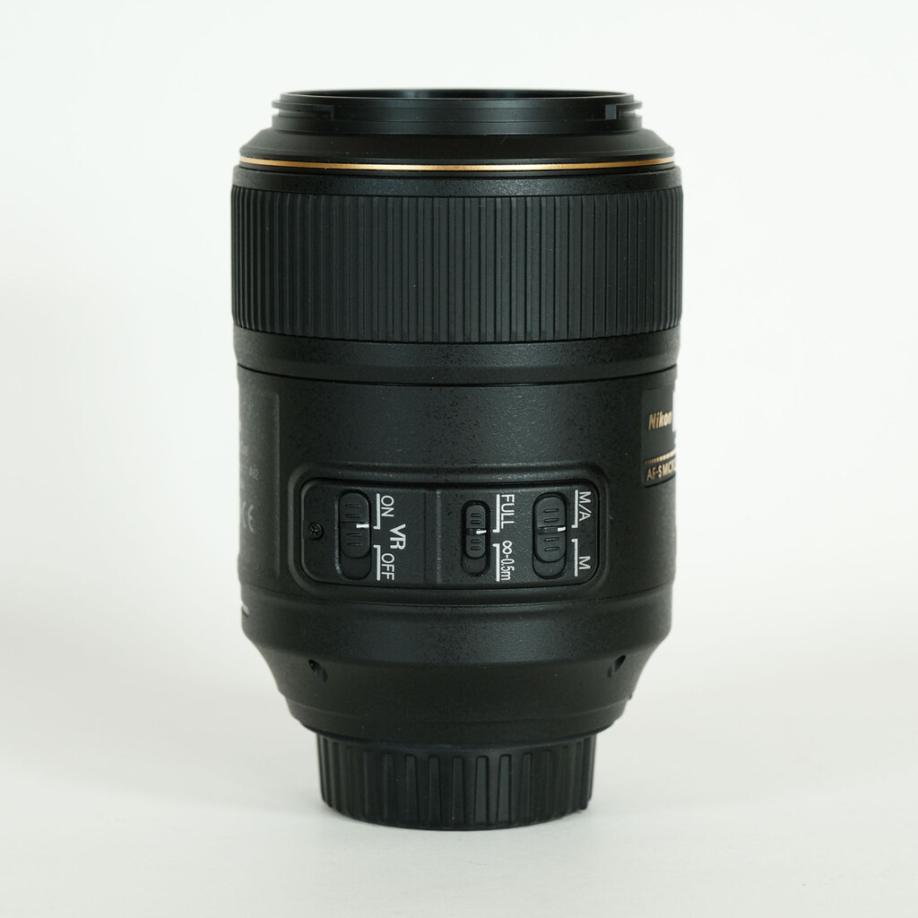Nikon AF-S VR Micro-Nikkor 105mm f/2.8G IF-ED Nikon AF-S VR Micro-Nikkor 105mm f/2.8G IF-ED