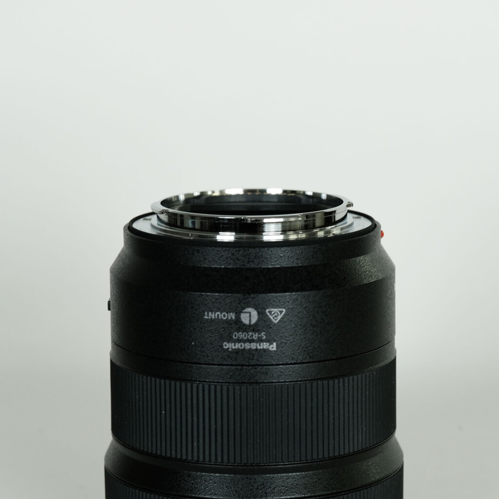 Panasonic LUMIX S 20-60mm F3.5-5.6 Panasonic LUMIX S 20-60mm F3.5-5.6