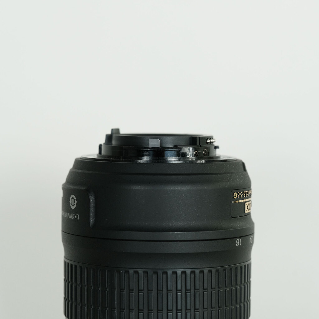 Nikon AF-S DX NIKKOR 18-55mm F3.5-5.6 G VR Nikon AF-S DX NIKKOR 18-55mm F3.5-5.6 G VR