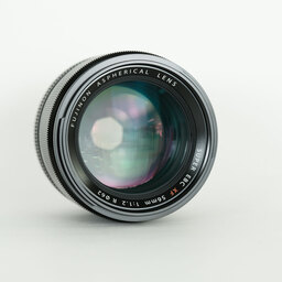 FUJIFILM XF56mmF1.2 R FUJIFILM XF56mmF1.2 R
