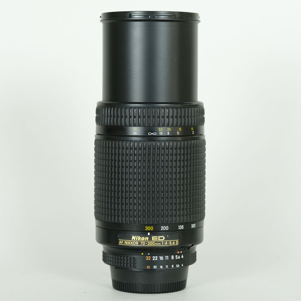 Nikon AF Zoom-Nikkor ED 70-300mm F4-5.6D Nikon AF Zoom-Nikkor ED 70-300mm F4-5.6D