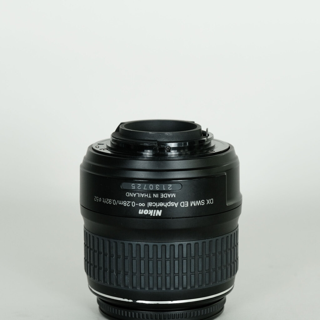 Nikon AF-S DX NIKKOR 18-55mm f3.5-5.6G VR II Nikon AF-S DX NIKKOR 18-55mm f3.5-5.6G VR II