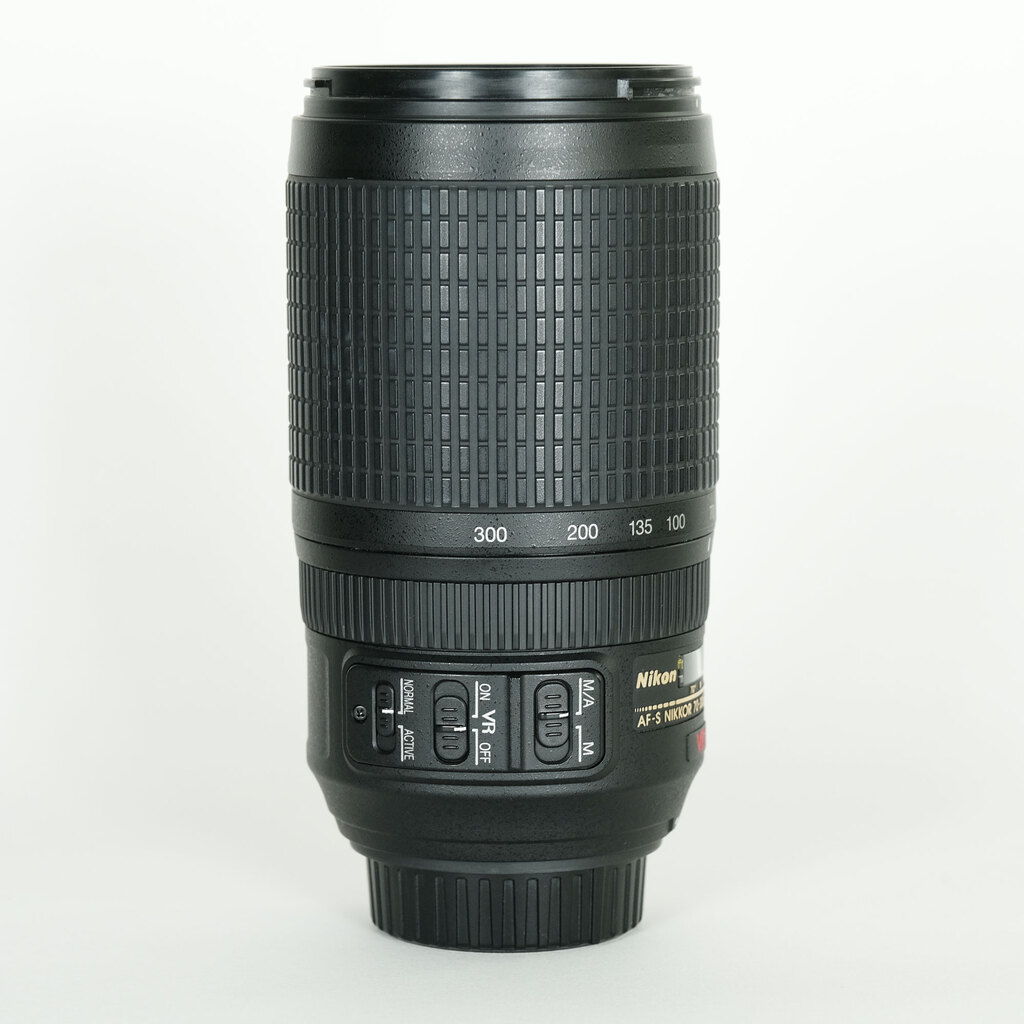 Nikon AF-S VR Zoom-Nikkor 70-300mm F4.5-5.6G IF-EDの出品