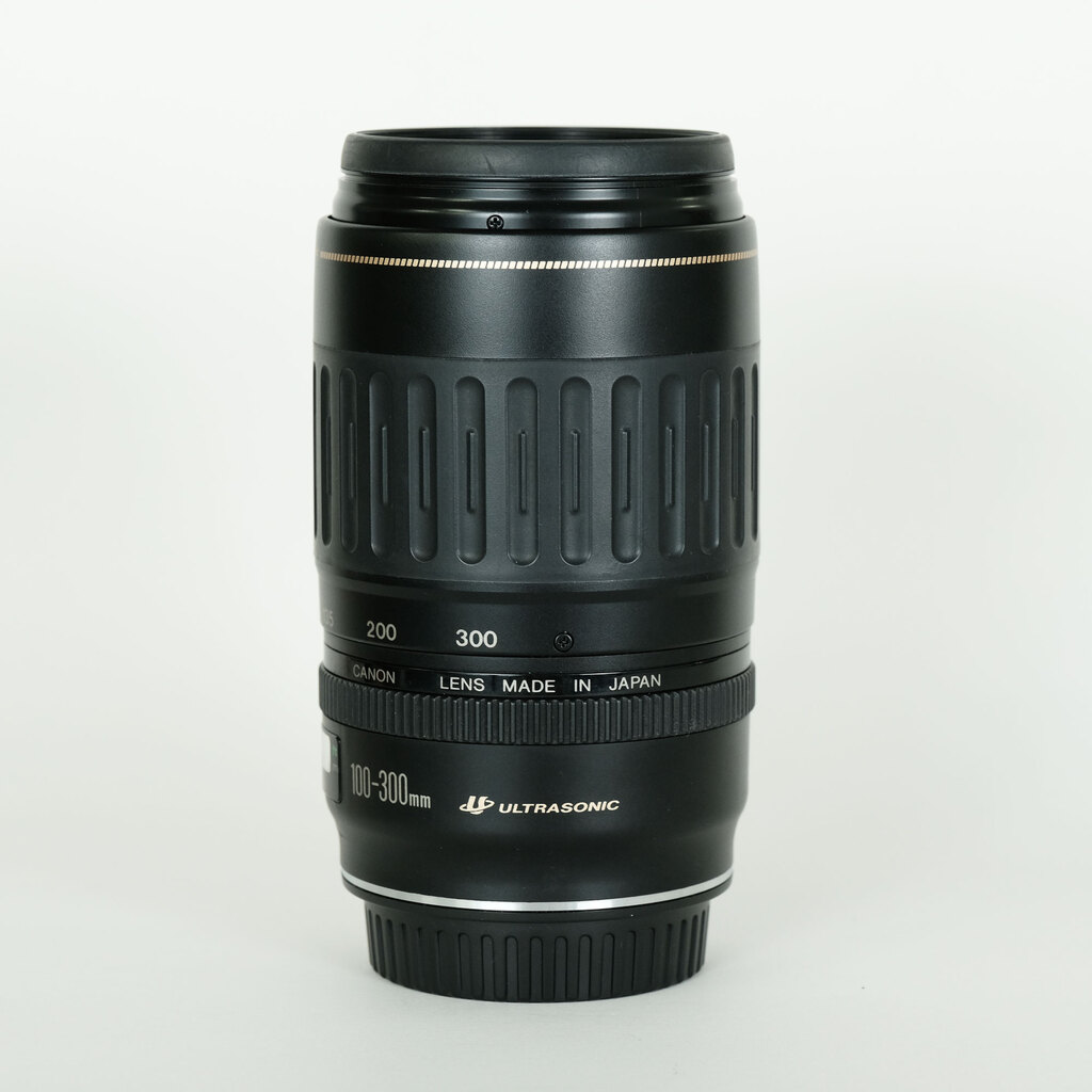 ★大迫力300mm超望遠レンズ★キャノン EF 100-300mm USM★ EF100-300mm F4.5-5.6 USM - キヤノンカメラミュージアム