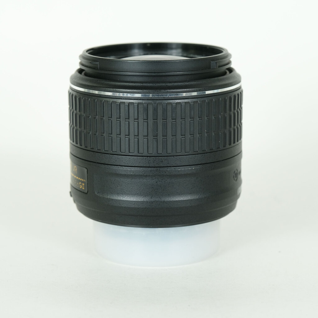 Nikon AF-S DX NIKKOR 18-55mm f3.5-5.6G VR II Nikon AF-S DX NIKKOR 18-55mm f3.5-5.6G VR II