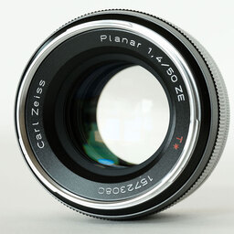 Carl Zeiss Planar T* 50mm F1.4 ZE [キヤノンEF用]
