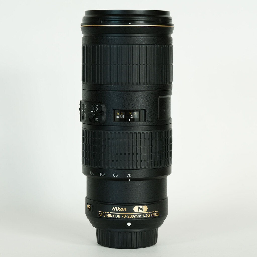 Nikon AF-S NIKKOR 70-200mm f/4G ED VR Nikon AF-S NIKKOR 70-200mm f/4G ED VR