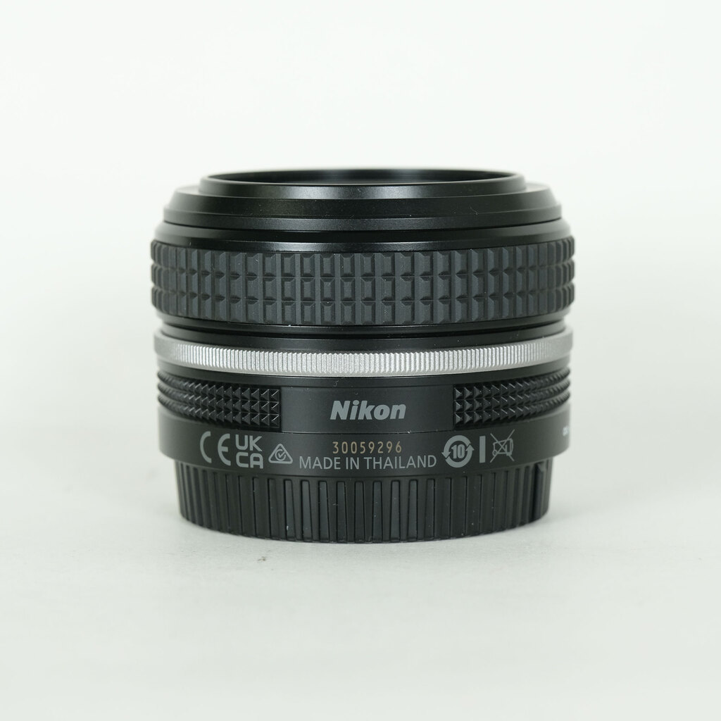 Nikon NIKKOR Z 40mm f/2 Nikon NIKKOR Z 40mm f/2