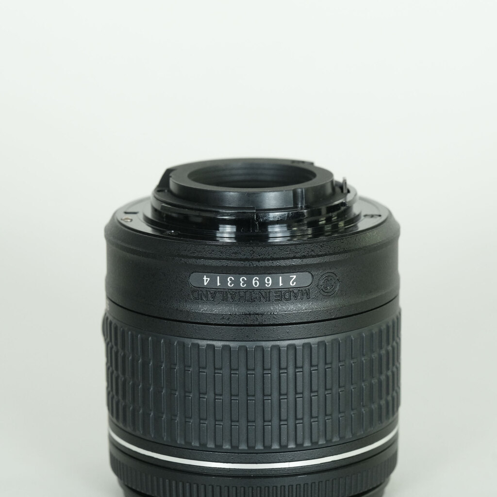 Nikon AF-P DX NIKKOR 18-55mm F3.5-5.6G VR Nikon AF-P DX NIKKOR 18-55mm F3.5-5.6G VR