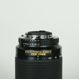 Nikon AF Zoom-Nikkor ED 70-300mm F4-5.6D Nikon AF Zoom-Nikkor ED 70-300mm F4-5.6D