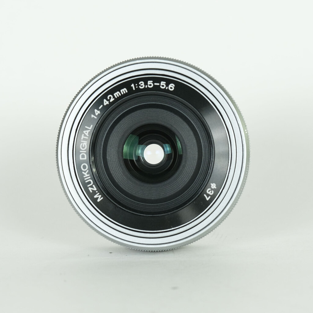 OLYMPUS M.ZUIKO DIGITAL ED 14-42mm F3.5-5.6 EZ シルバー OLYMPUS M.ZUIKO DIGITAL ED 14-42mm F3.5-5.6 EZ シルバー