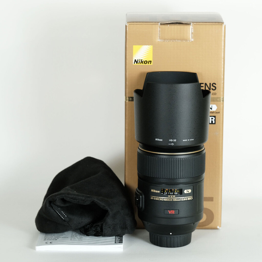 Nikon AF-S VR Micro-Nikkor 105mm f/2.8G IF-ED Nikon AF-S VR Micro-Nikkor 105mm f/2.8G IF-ED