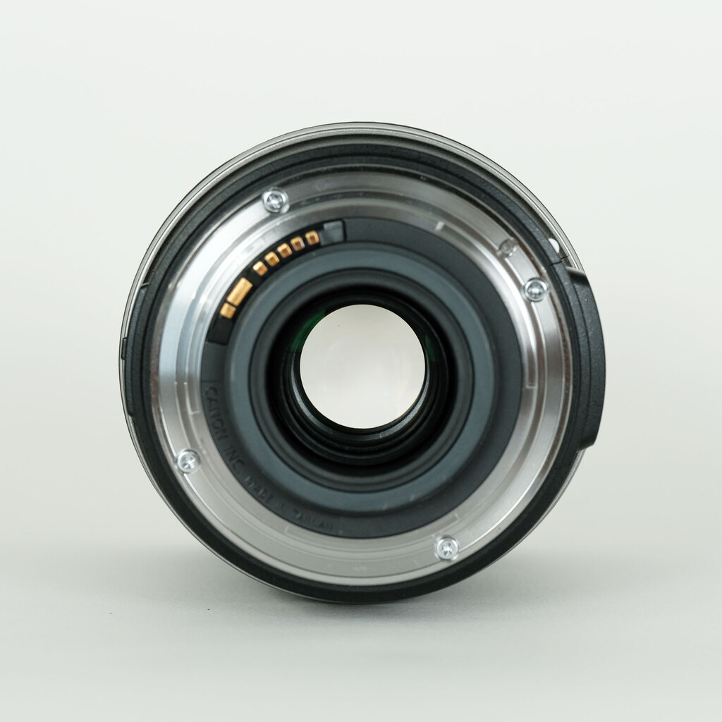 Canon EF-S18-200mm F3.5-5.6 IS Canon EF-S18-200mm F3.5-5.6 IS