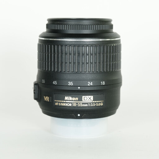 Nikon AF-S DX NIKKOR 18-55mm F3.5-5.6 G VR Nikon AF-S DX NIKKOR 18-55mm F3.5-5.6 G VR
