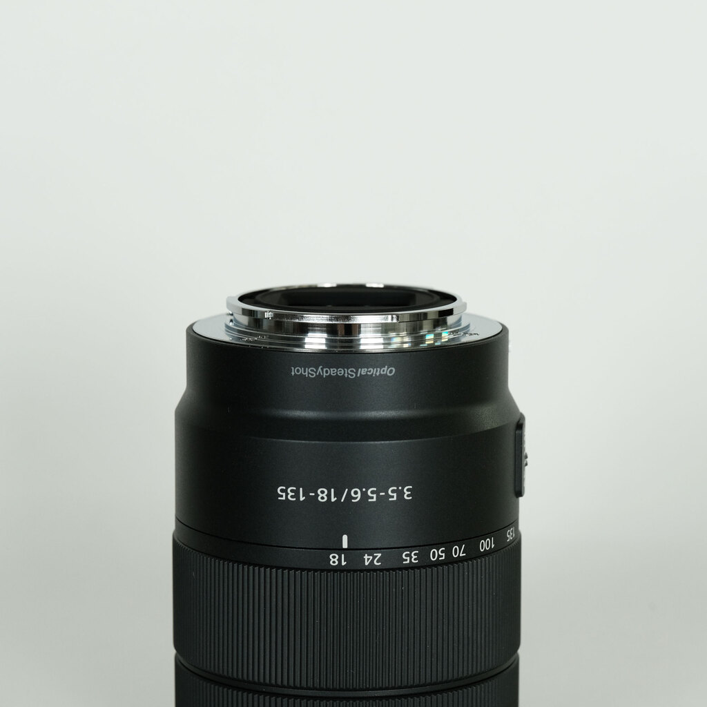 SONY E 18-135mm F3.5-5.6 OSS SEL18135