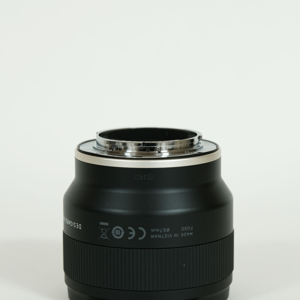 TAMRON 20mm F/2.8 Di III OSD M1:2 (Model F050) [ソニーE用]