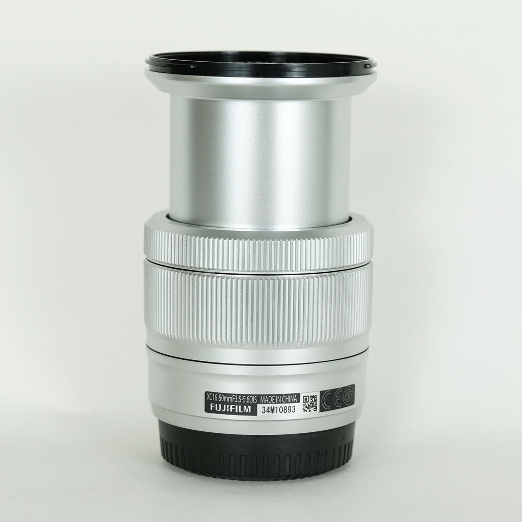 FUJIFILM フジノン XC16-50mm F3.5-5.6 OIS シルバー FUJIFILM フジノン XC16-50mm F3.5-5.6 OIS シルバー