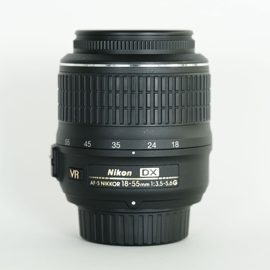 Nikon AF-S DX NIKKOR 18-55mm F3.5-5.6 G VR Nikon AF-S DX NIKKOR 18-55mm F3.5-5.6 G VR