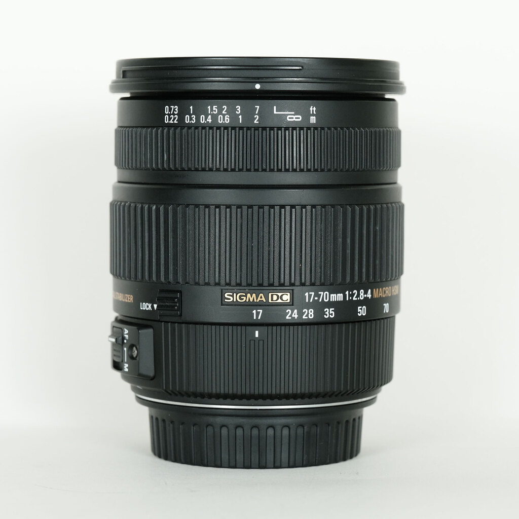 SIGMA 17-70mm F2.8-4 DC MACRO OS HSM [キヤノンEF用]の出品