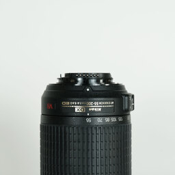 Nikon AF-S DX VR Zoom-Nikkor 55-200mm F4-5.6G IF-ED Nikon AF-S DX VR Zoom-Nikkor 55-200mm F4-5.6G IF-ED