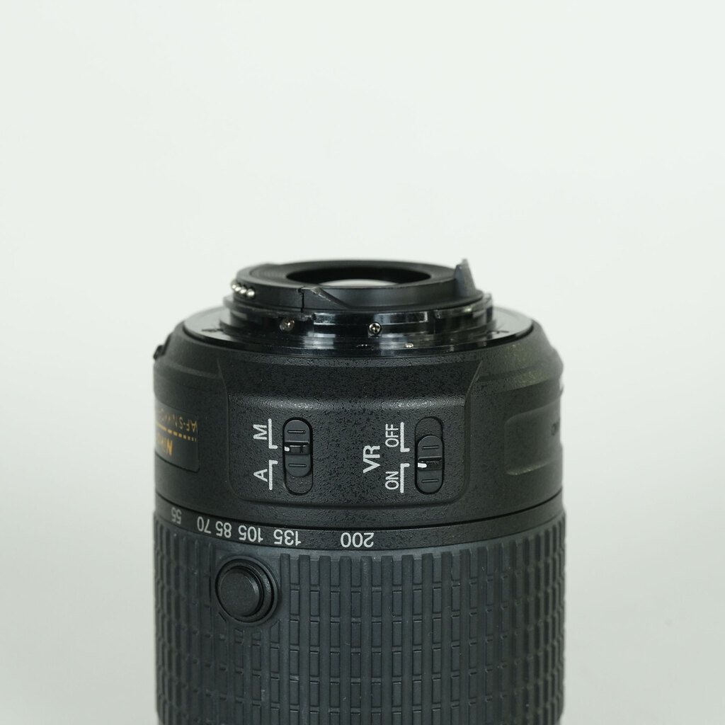 Nikon AF-S DX NIKKOR 55-200mm F4-5.6G ED VR II Nikon AF-S DX NIKKOR 55-200mm F4-5.6G ED VR II