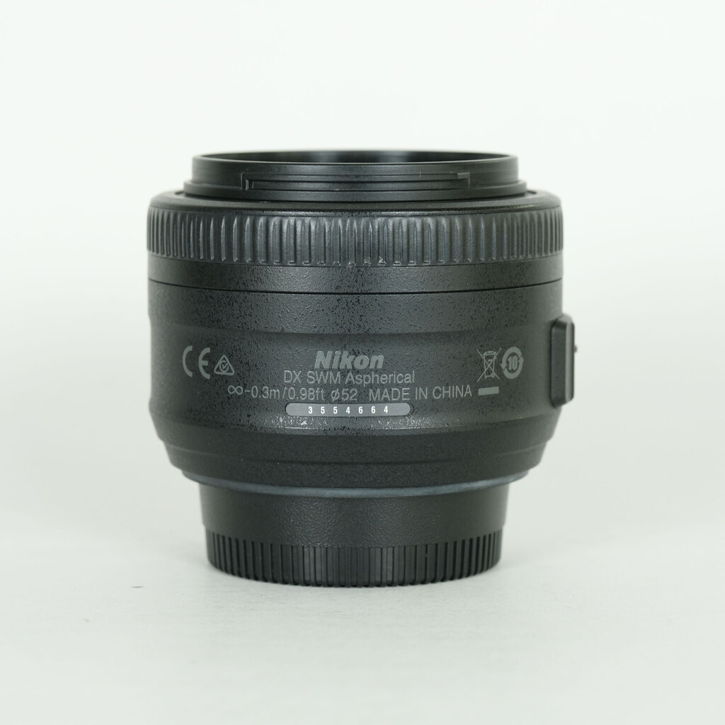 Nikon AF-S DX NIKKOR 35mm f/1.8G Nikon AF-S DX NIKKOR 35mm f/1.8G