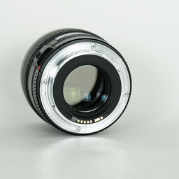 Canon EF100mm F2 USM Canon EF100mm F2 USM