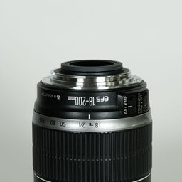 Canon EF-S18-200mm F3.5-5.6 IS