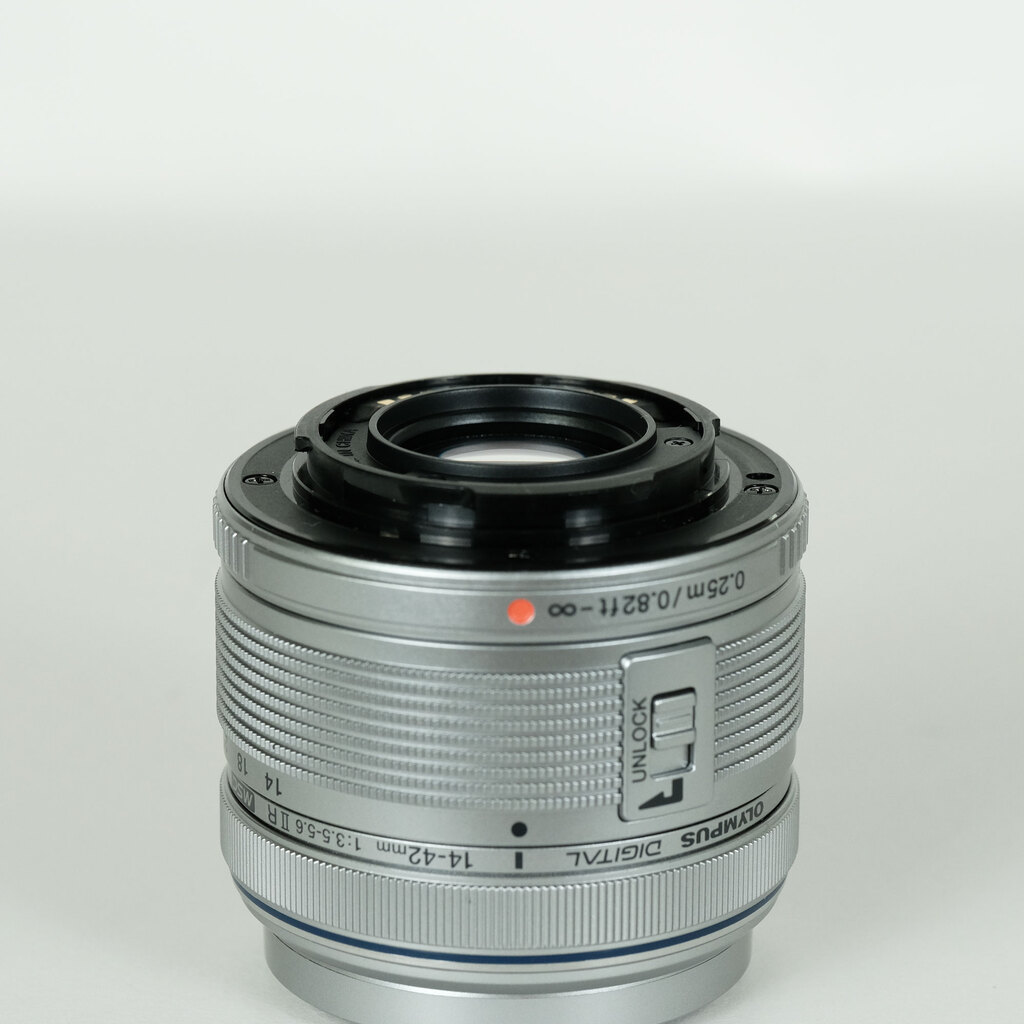 【明日で終了、ほぼ新品】OLYMPUS M.ZUIKO 14-42mm シルバー 中古)OLYMPUS (オリンパス) M.ZUIKO DIGITAL ED 14-42mm F3.5