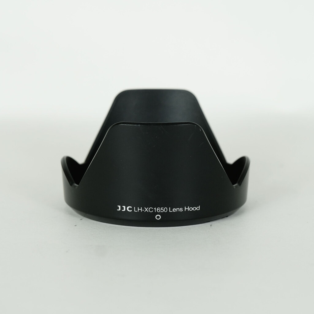 FUJIFILM フジノン XC16-50mm F3.5-5.6 OIS シルバー FUJIFILM フジノン XC16-50mm F3.5-5.6 OIS シルバー