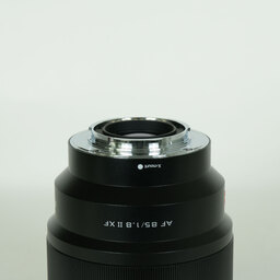 VILTROX AF 85mm F1.8 II (フジフイルムX用) VILTROX AF 85mm F1.8 II (フジフイルムX用)