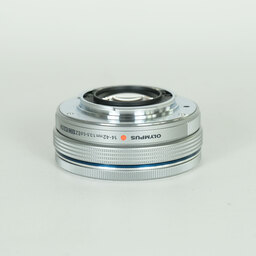 OLYMPUS M.ZUIKO DIGITAL ED 14-42mm F3.5-5.6 EZ シルバー