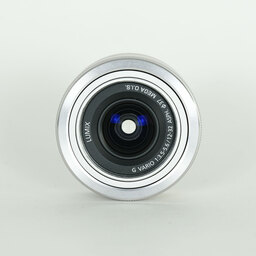 Panasonic LUMIX G VARIO 12-32mm / F3.5-5.6 ASPH. / MEGA O.I.S.