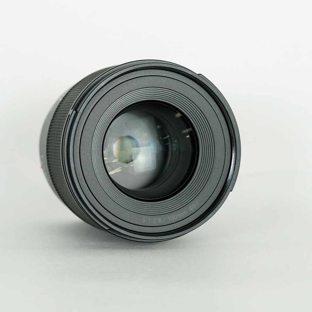 Panasonic LUMIX S 100mm F2.8 MACRO Panasonic LUMIX S 100mm F2.8 MACRO