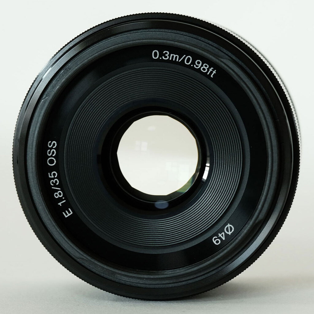 SONY E 35mm F1.8 OSS レンズ　【美品】 新品)SONY (ソニー) E 35mm F1.8 OSS SEL35F18（商品ID