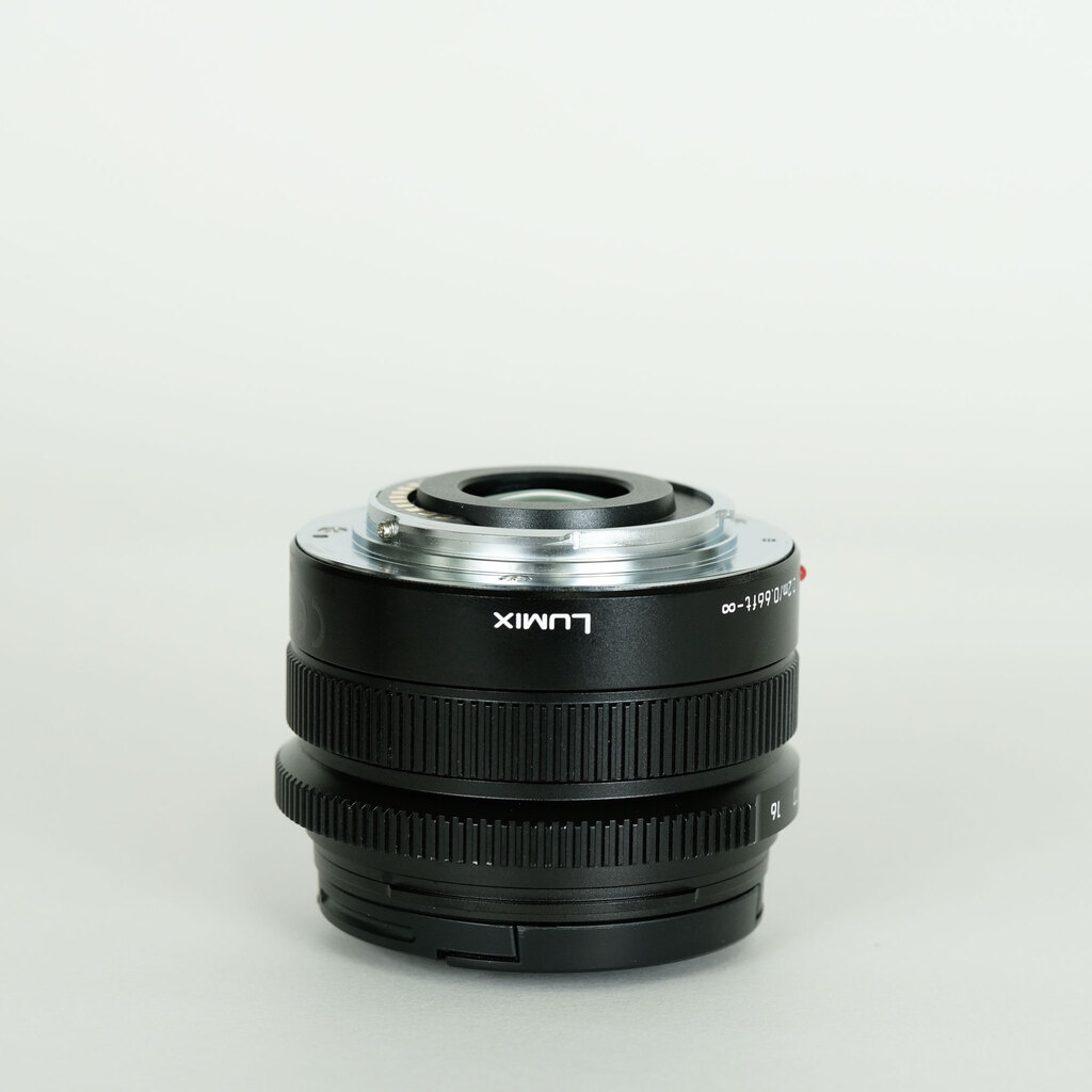 Panasonic LEICA DG SUMMILUX 15mm F1.7 ASPH. Panasonic LEICA DG SUMMILUX 15mm F1.7 ASPH.