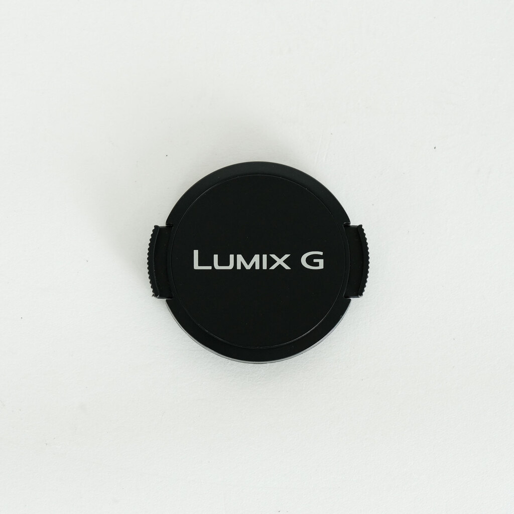 Panasonic LUMIX G VARIO 12-32mm / F3.5-5.6 ASPH. / MEGA O.I.S. Panasonic LUMIX G VARIO 12-32mm / F3.5-5.6 ASPH. / MEGA O.I.S.