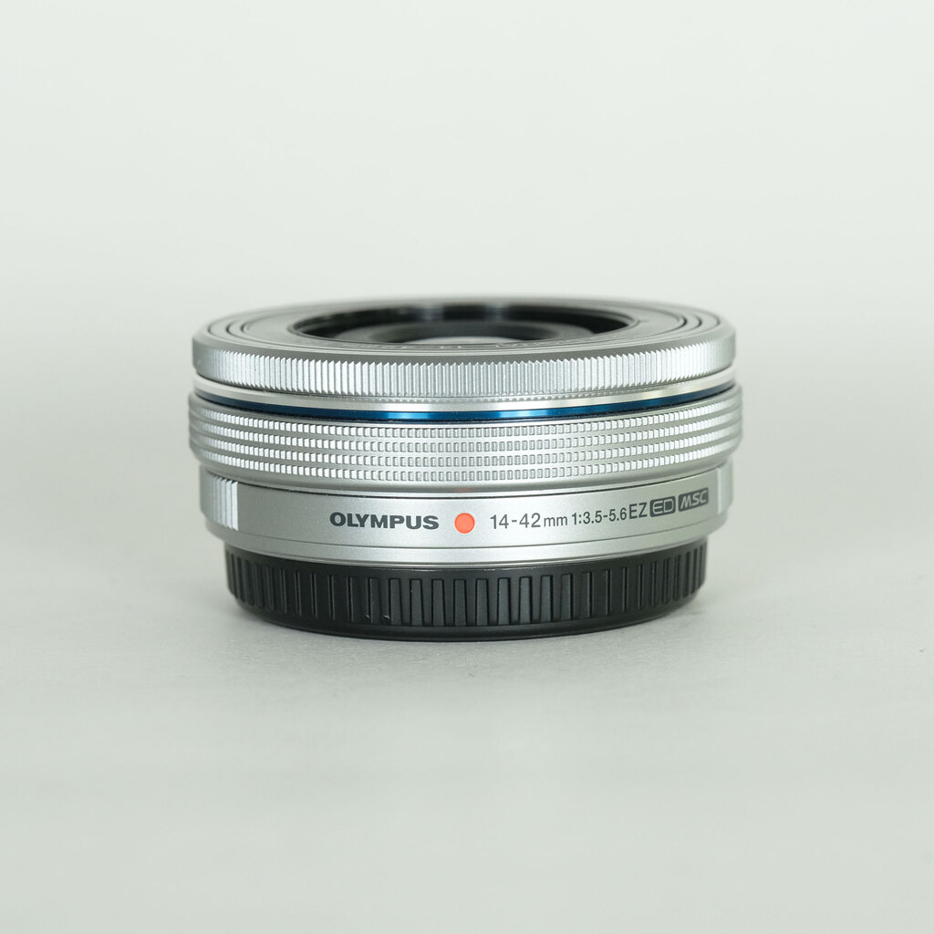 OLYMPUS M.ZUIKO DIGITAL ED 14-42mm F3.5-5.6 EZ シルバー OLYMPUS M.ZUIKO DIGITAL ED 14-42mm F3.5-5.6 EZ シルバー