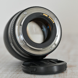 Canon EF85mm F1.8 USM Canon EF85mm F1.8 USM