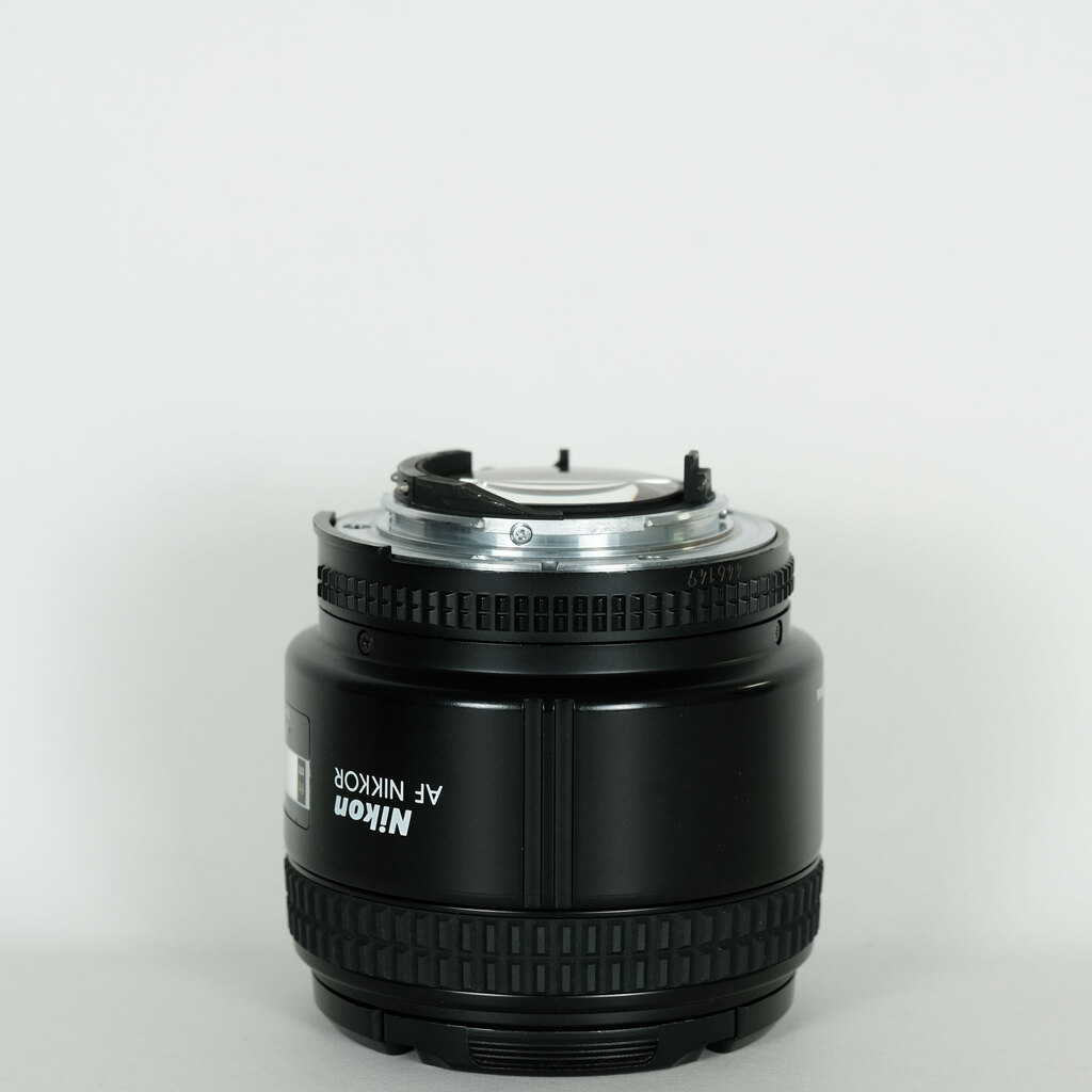 Nikon Ai AF Nikkor 85mm f/1.8D Nikon Ai AF Nikkor 85mm f/1.8D