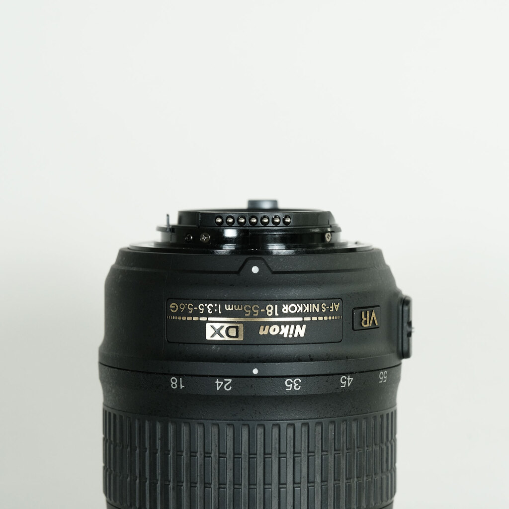 Nikon AF-S DX NIKKOR 18-55mm F3.5-5.6 G VR Nikon AF-S DX NIKKOR 18-55mm F3.5-5.6 G VR