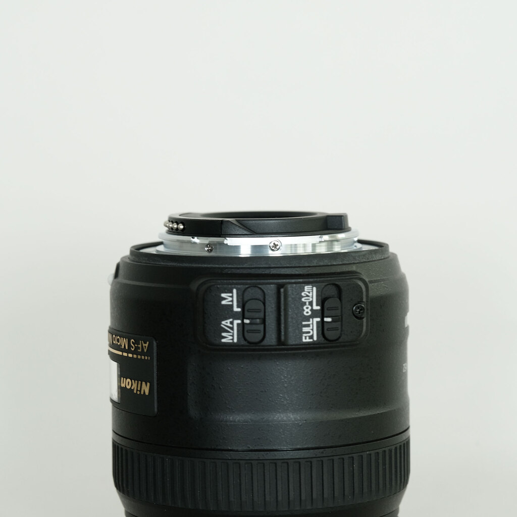 Nikon AF-S DX Micro NIKKOR 40mm f/2.8G Nikon AF-S DX Micro NIKKOR 40mm f/2.8G
