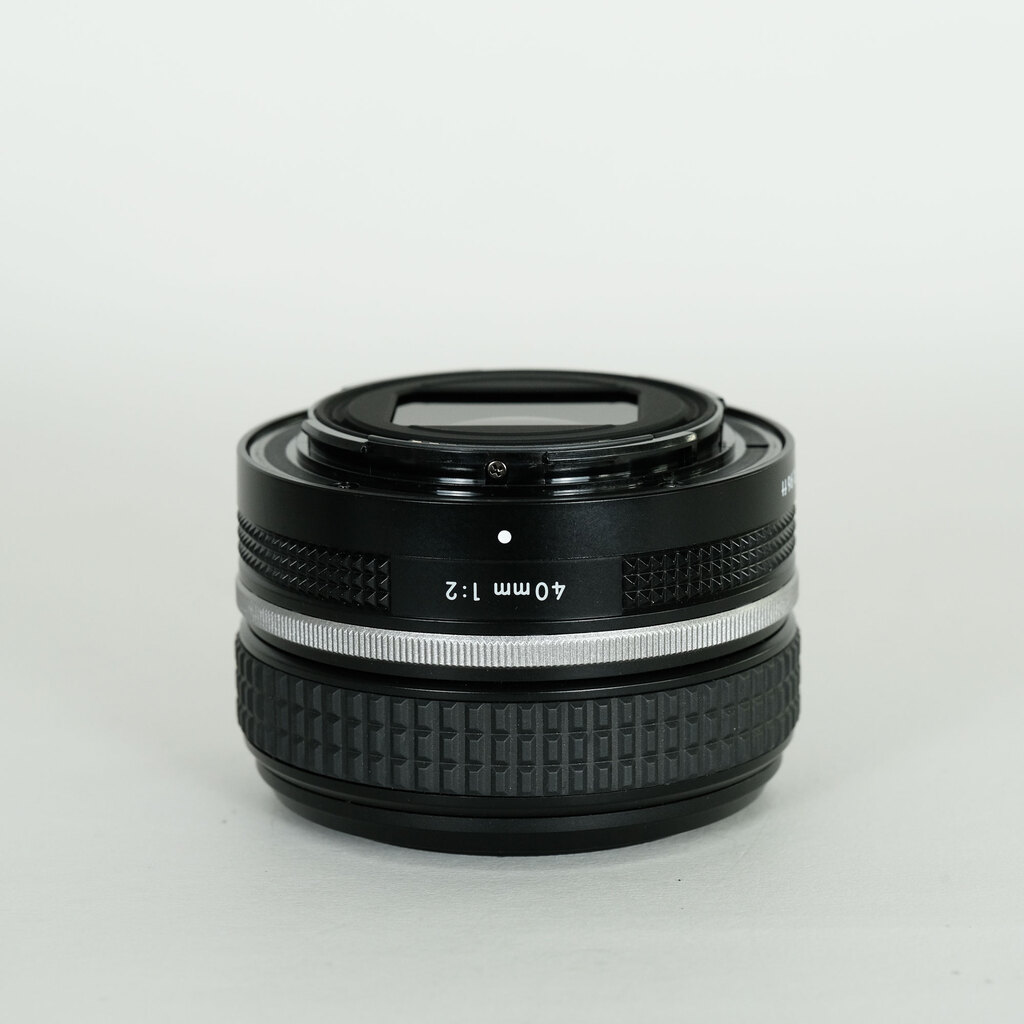 Nikon NIKKOR Z 40mm f/2 Nikon NIKKOR Z 40mm f/2