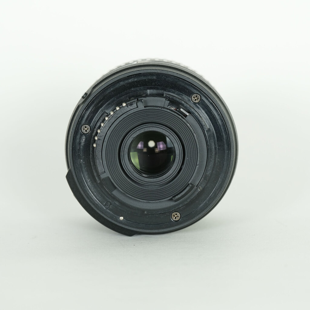 Nikon AF-S DX NIKKOR 18-55mm f3.5-5.6G VR II Nikon AF-S DX NIKKOR 18-55mm f3.5-5.6G VR II