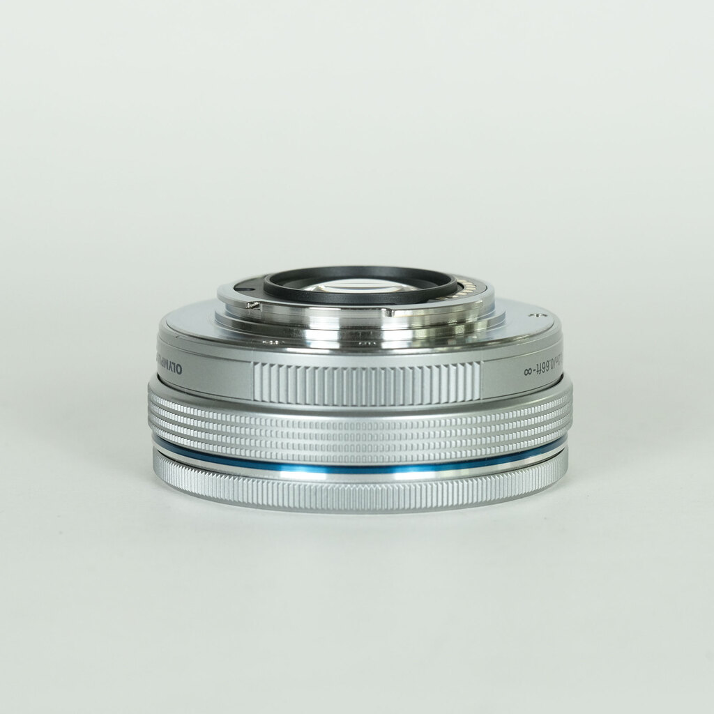 OLYMPUS M.ZUIKO DIGITAL ED 14-42mm F3.5-5.6 EZ シルバー OLYMPUS M.ZUIKO DIGITAL ED 14-42mm F3.5-5.6 EZ シルバー