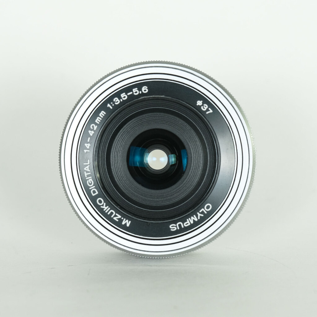 OLYMPUS M.ZUIKO DIGITAL ED 14-42mm F3.5-5.6 EZ シルバー OLYMPUS M.ZUIKO DIGITAL ED 14-42mm F3.5-5.6 EZ シルバー