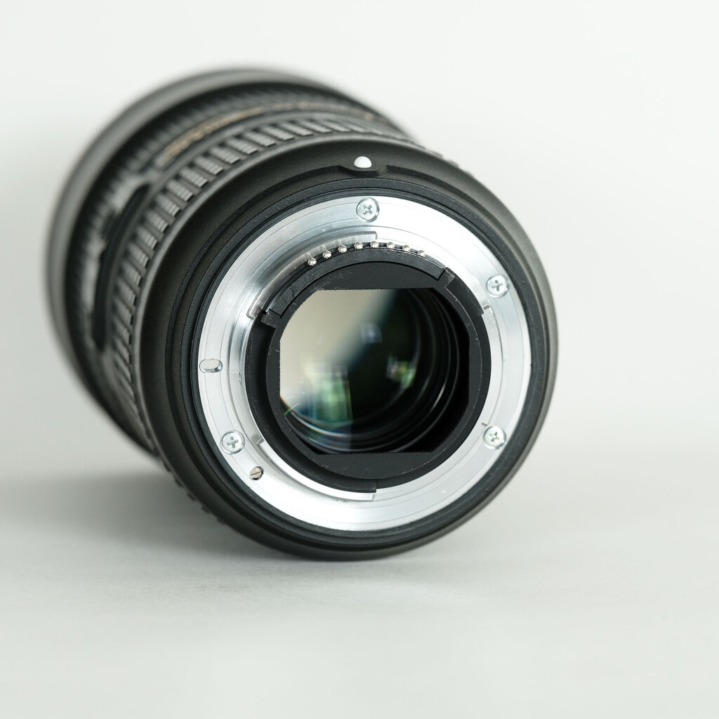 Nikon AF-S NIKKOR 24-70mm f/2.8E ED VR Nikon AF-S NIKKOR 24-70mm f/2.8E ED VR