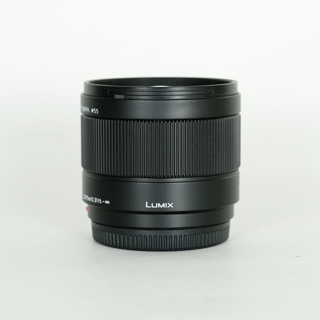 Panasonic LEICA DG SUMMILUX 9mm / F1.7 ASPH. Panasonic LEICA DG SUMMILUX 9mm / F1.7 ASPH.
